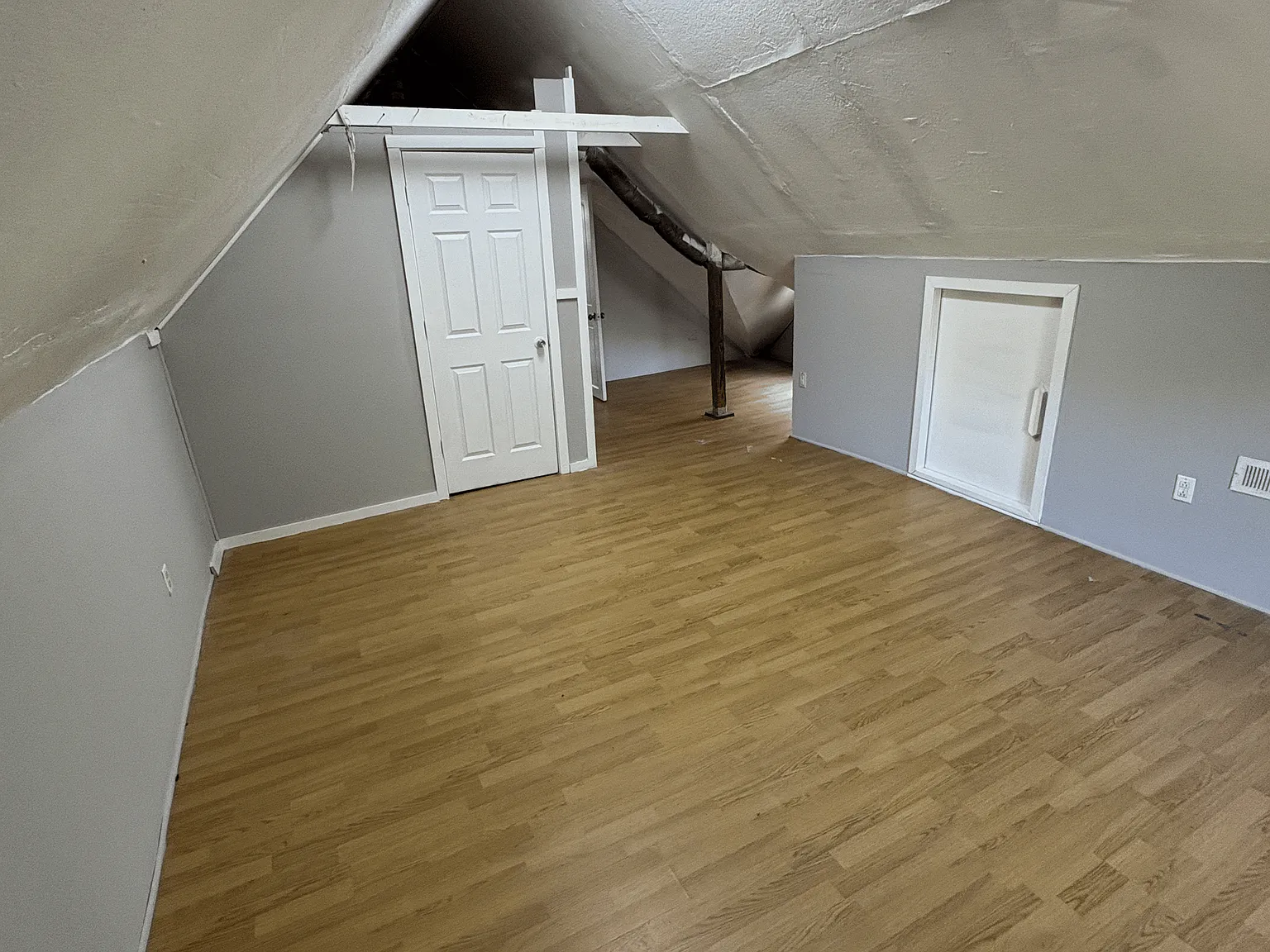 4 bed, 1200 sqft, $1,900 — Photo 4