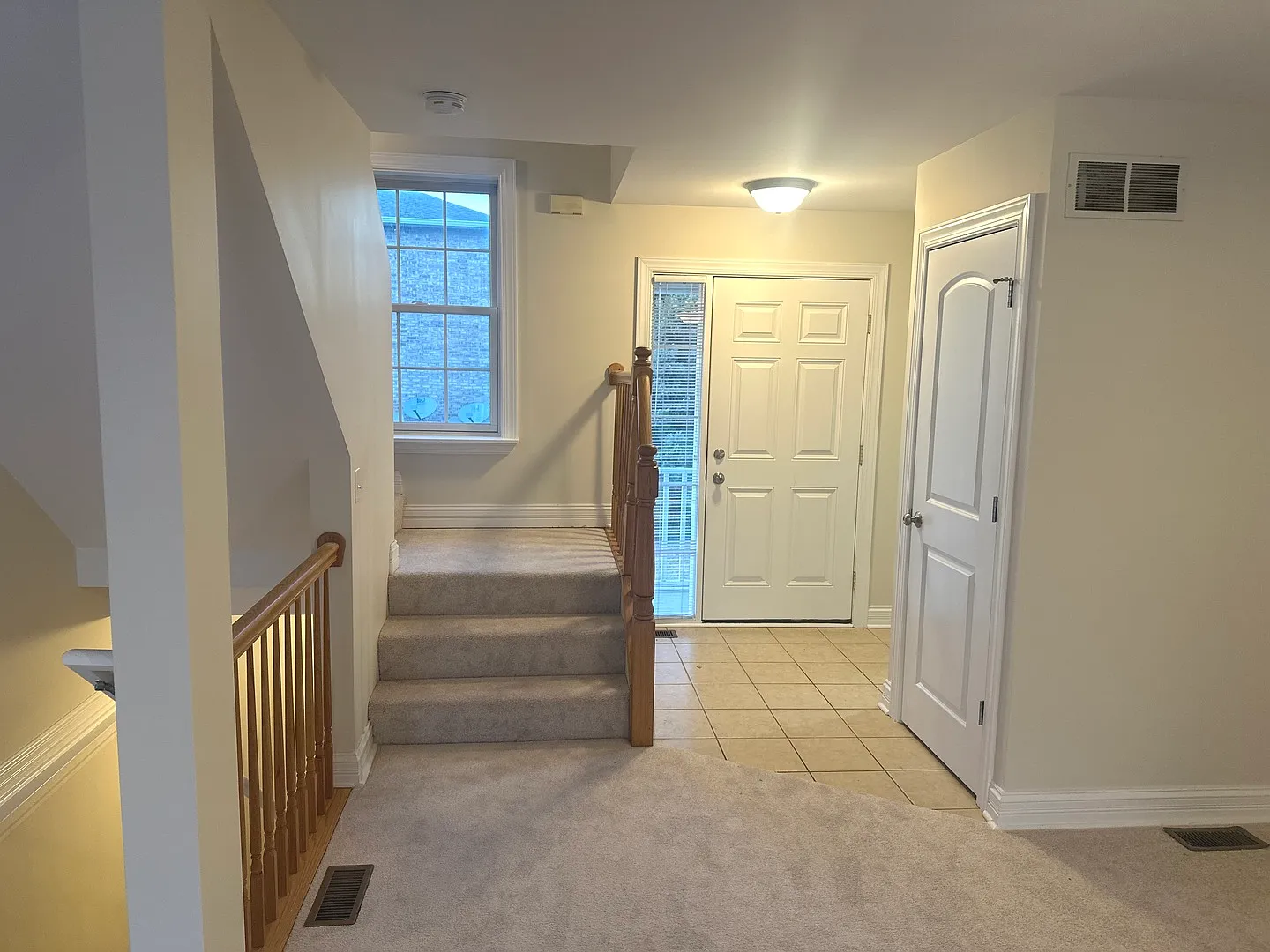 3 bed, 1676 sqft, $2,300 — Photo 4