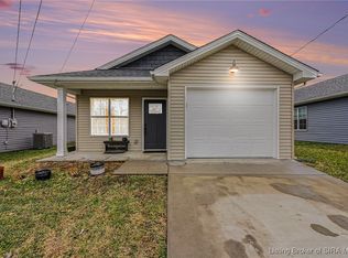 975 Wooded Trail, Scottsburg, IN 47170