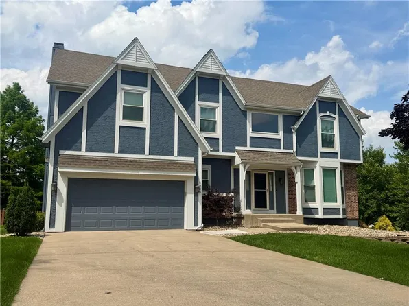 8900 W 148th Ter, Overland Park, KS 66221