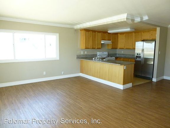 3rd image of 804 N Pacific St APT A