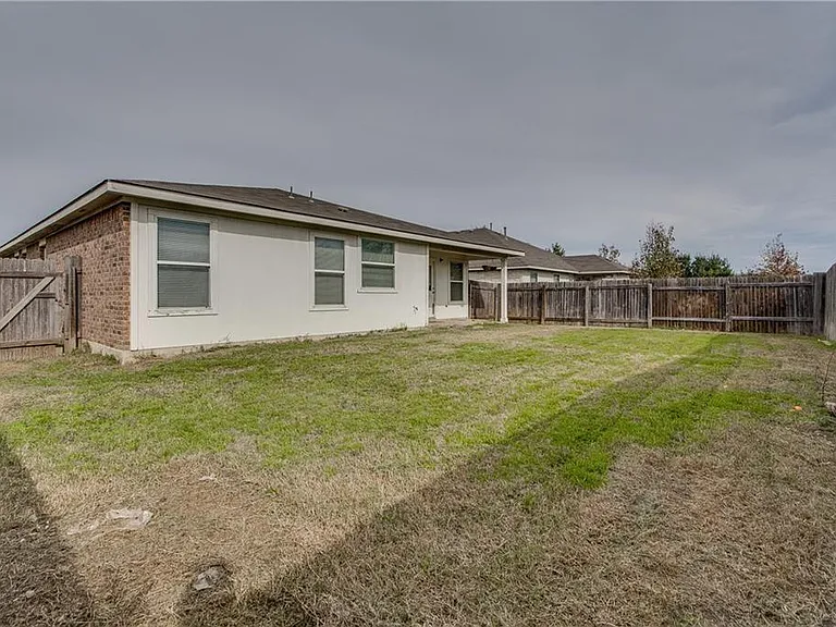 602 Golden Gate Dr — Photo 20