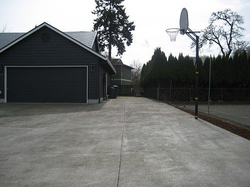 4th image of 2526 NE Laura St
