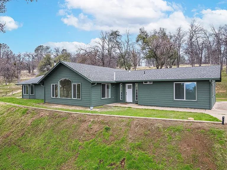 5221 Allred Rd — Photo 1