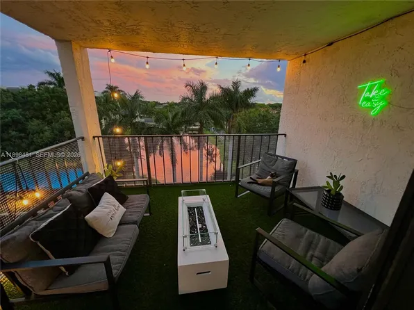 6190 Woodlands Blvd APT 517, Tamarac, FL 33319