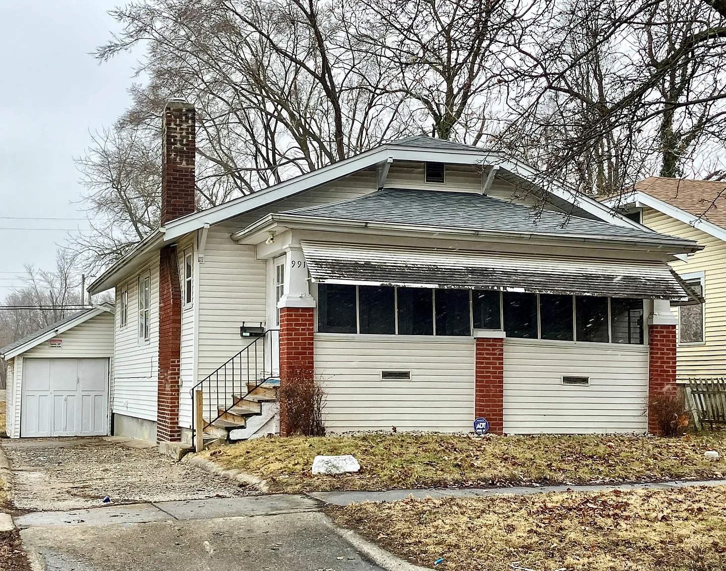 991 W King St photo 1
