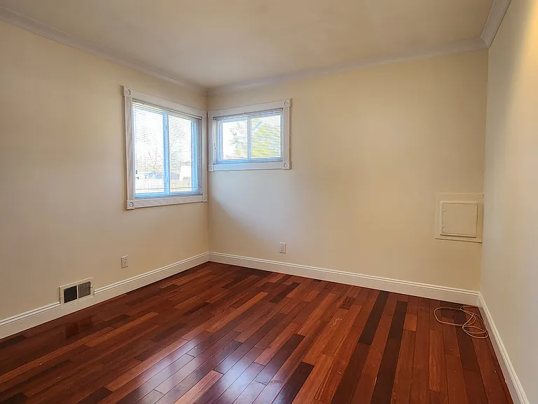 1029 Merriam Rd — Photo 14