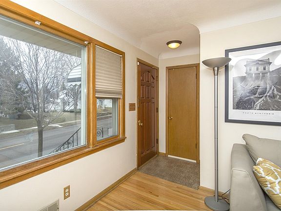 3rd image of 1270 Minnehaha Ave E