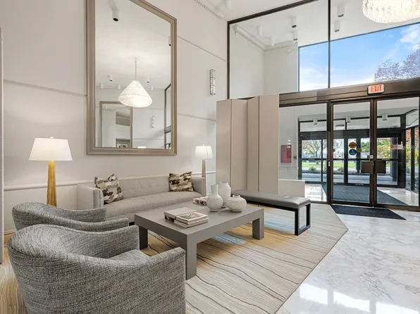280 Boylston St APT 908, Newton, MA 02467