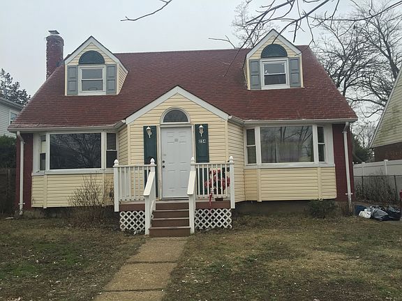 5th image of 250 Westbury Blvd