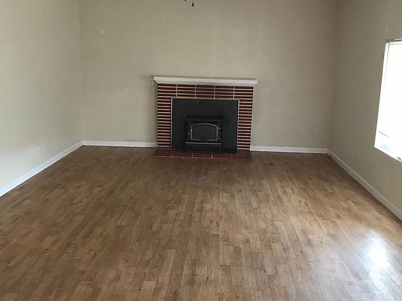 3rd image of 2720 Oregon Ave