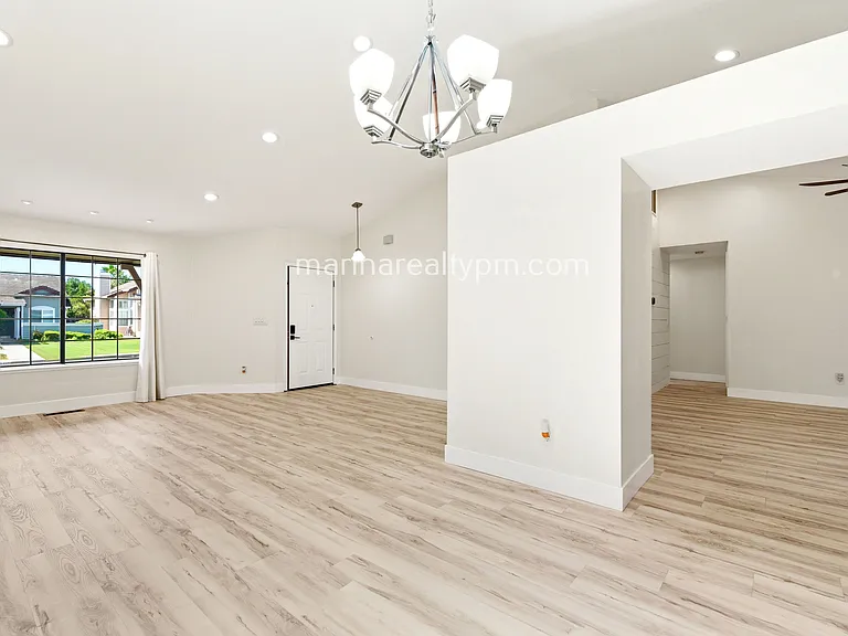 208 Buttercup Cir — Photo 6