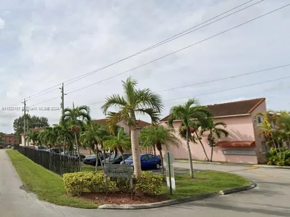8023 Lake Dr APT 105, Doral, FL 33166