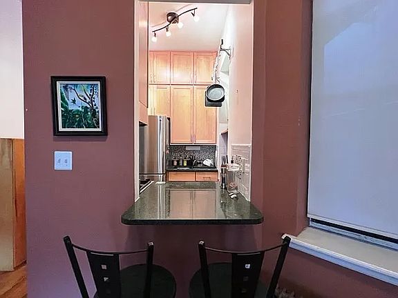 4th image of 105 E 97th St APT 14