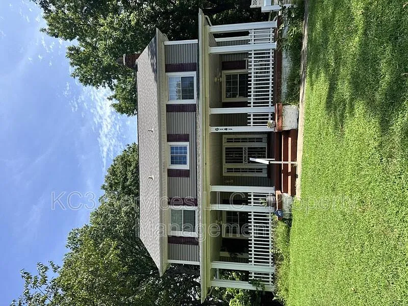3 bed, 2.0 bath, 1878 sqft, $1,695 — Photo 2