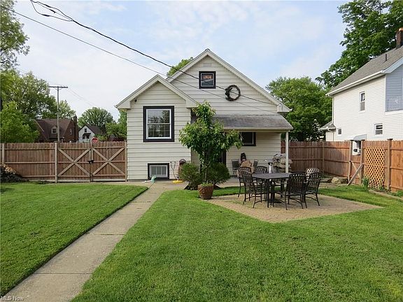 5th image of 18831 Locherie Ave