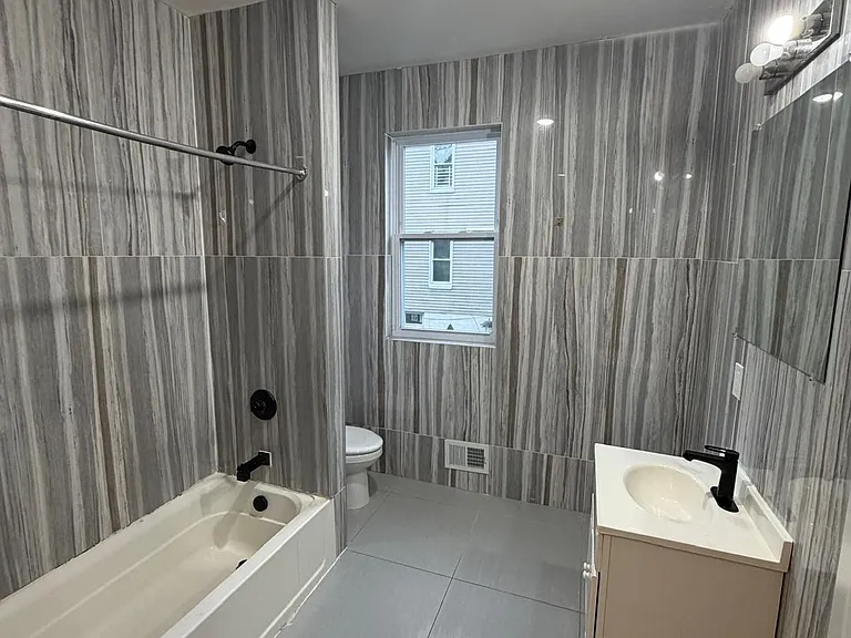 43 N 16th St #1 — Photo 2