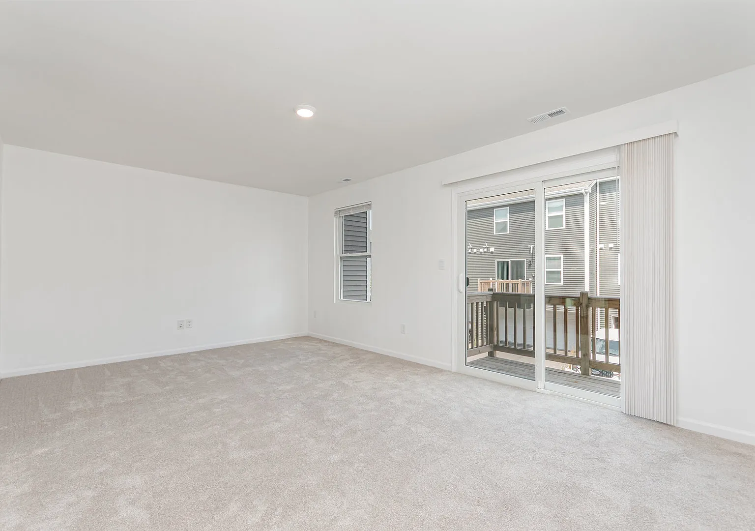 2 bed, 2.5 bath, 1579 sqft, $2,150 — Photo 2