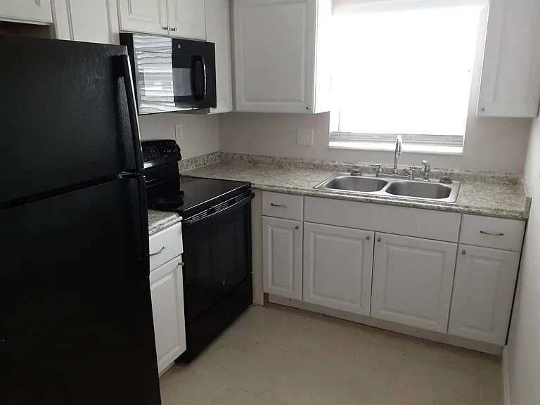 Del Rio Apartment Homes — Photo 16