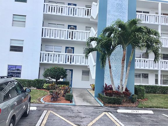 3rd image of 2035 Exeter B #2035