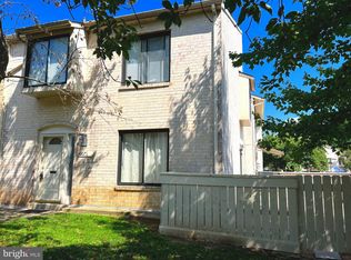 10071 Ridgeline Dr, Gaithersburg, MD 20886