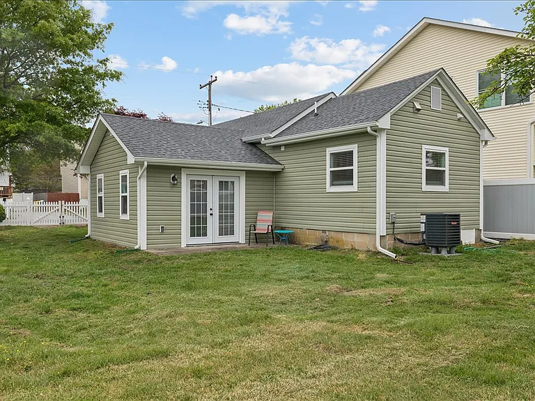 1621 Bentley Rd — Photo 9