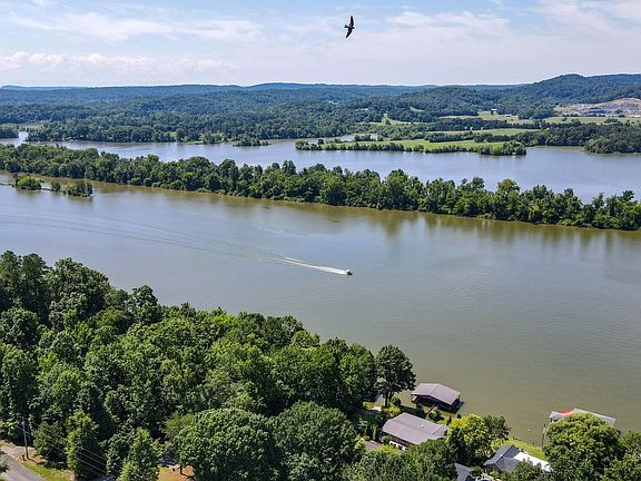 2nd image of 1051 Hiwassee Cir