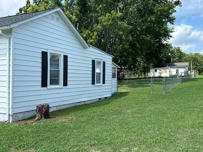34 Ashlawn Dr — Photo 17