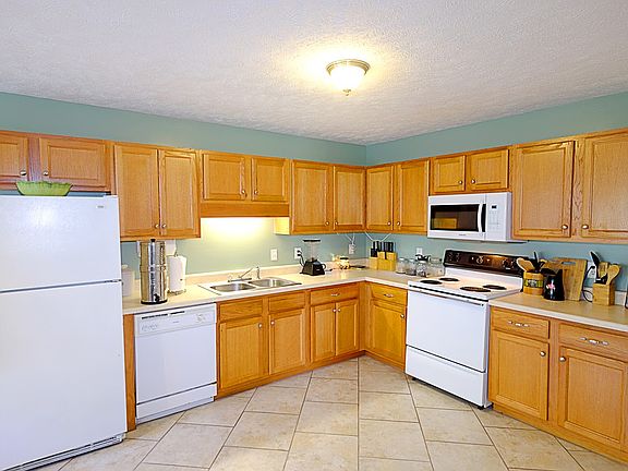 Lots of cabinets, storage!