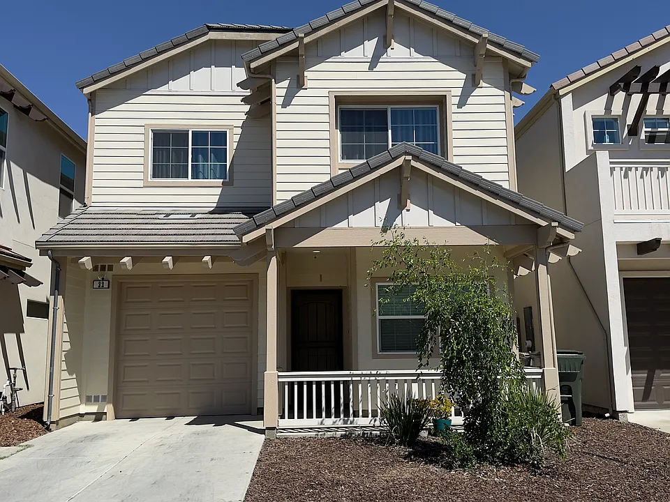 22 Lake House Ct