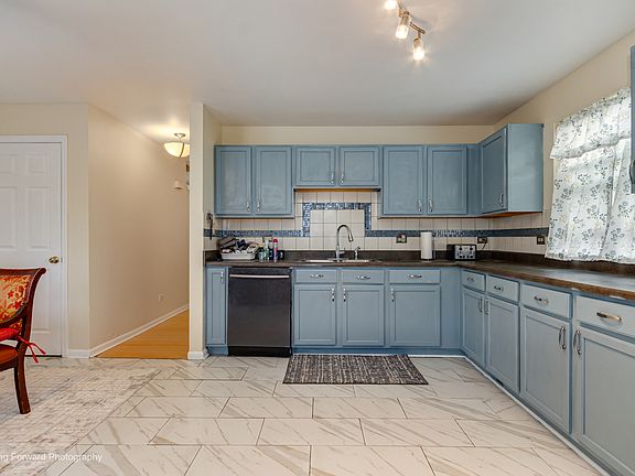 5th image of 259 W 65th St