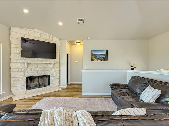 5th image of 330 Southwind Rd