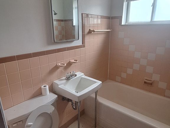 5th image of 15007 Madison Ave APT 2