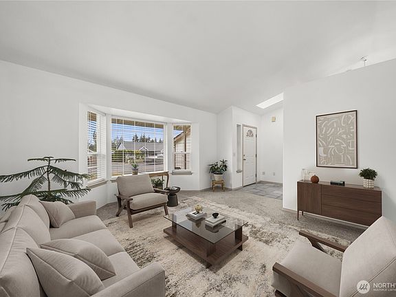 4th image of 11305 216th Avenue Ct E