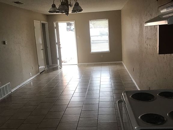 5th image of 128 Pebble Creek Dr