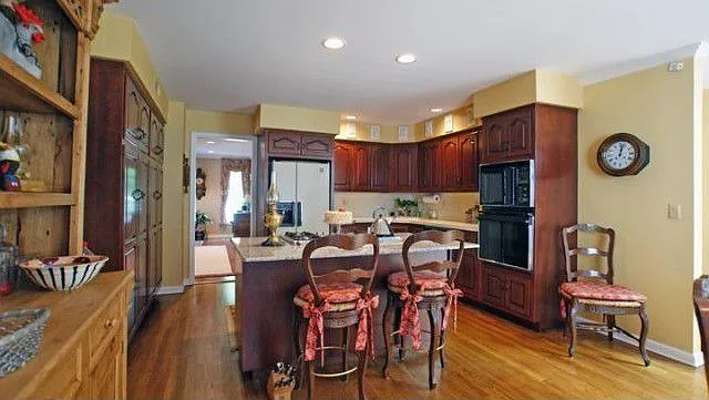 19 Rolling Hill Ct photo 1