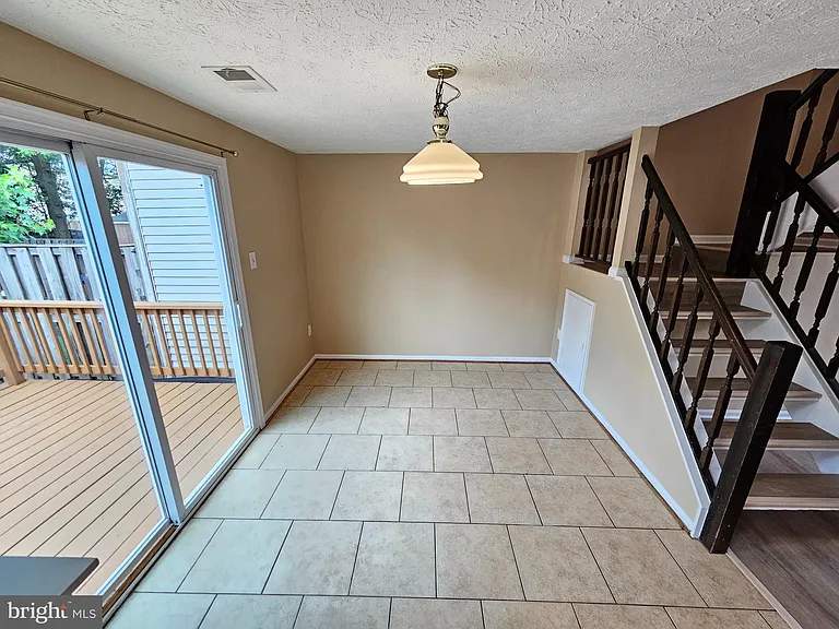 509 Beebe Ct — Photo 9