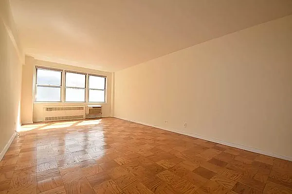 Rented by PMG Real Estate  | media 2
