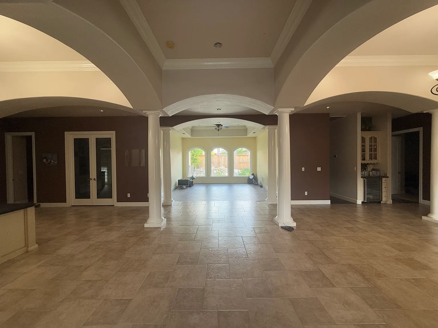 4 bed, 4400 sqft, $5,000 — Photo 4