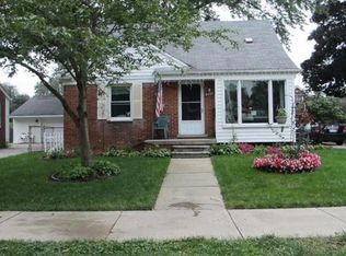 2466 Applewood Ave, Lincoln Park, MI 48146