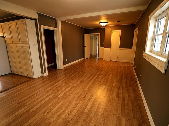 5th image of 409 Muncie Ct
