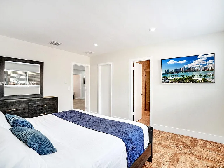 1018 Adams St — Photo 14