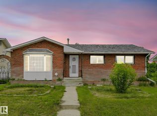 9528 151st Ave NW, Edmonton, AB T5E2R3