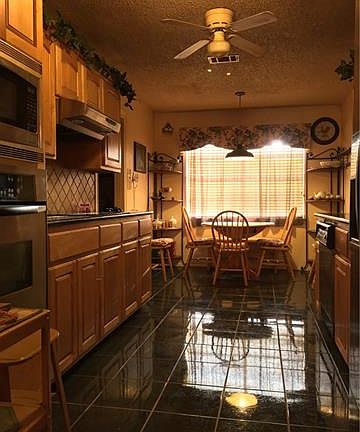5th image of 11008 Smallwood Dr