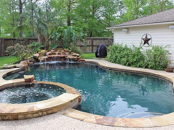 3rd image of 4022 Village Corner Dr