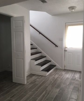 4th image of 5510 Wickfield Dr
