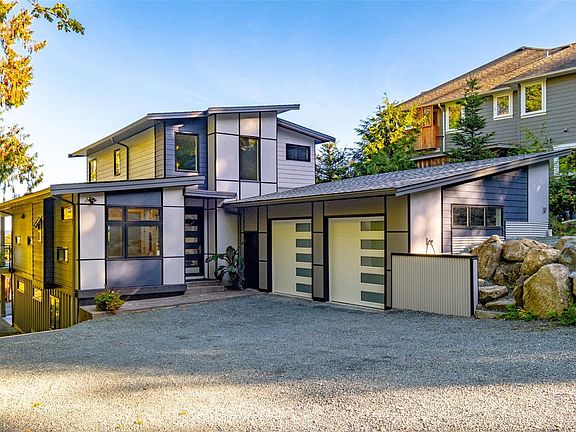 2nd image of 10333 Chemainus Rd