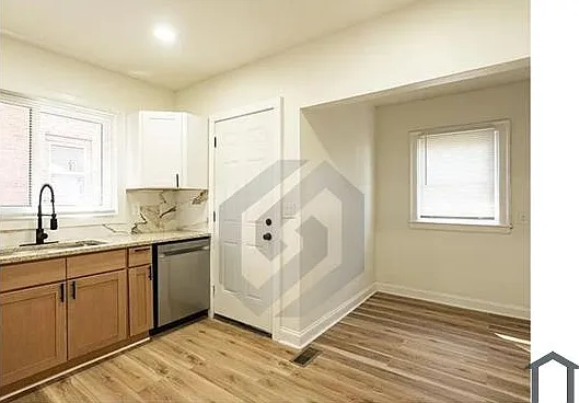 4901 Cortland St — Photo 2