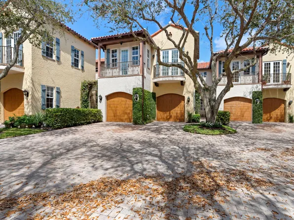 1027 Coralina Lane, Delray Beach, FL 33483