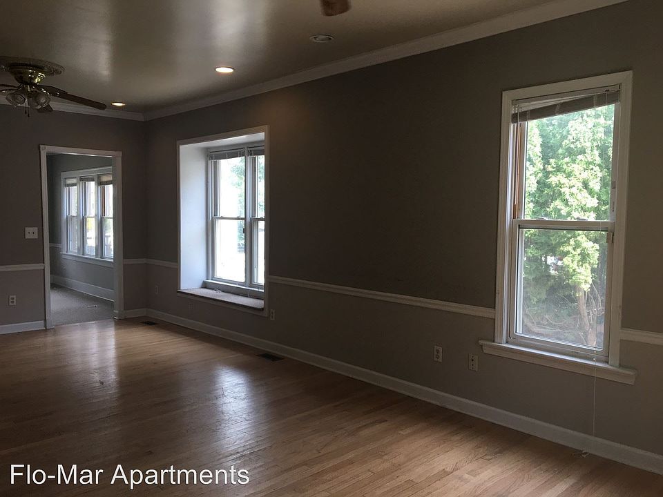 1st image of 609 Washtenaw Rd #609